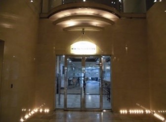 新大阪セントラルタワー（ワシントンホテル）北館１階のビル内にクラブ入口がございます。